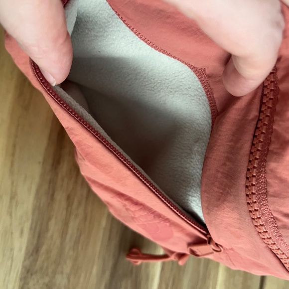 The North Face Never Stop Belt Bag - Picture 6 of 11